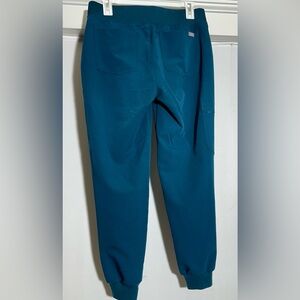 Women’s Figs Zamora Jogger scrub pants, size small petite Caribbean Blue